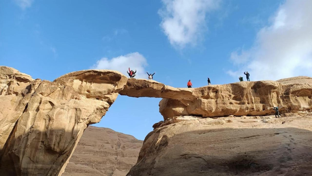 Golden Day Hotel Wadi Rum Exterior photo