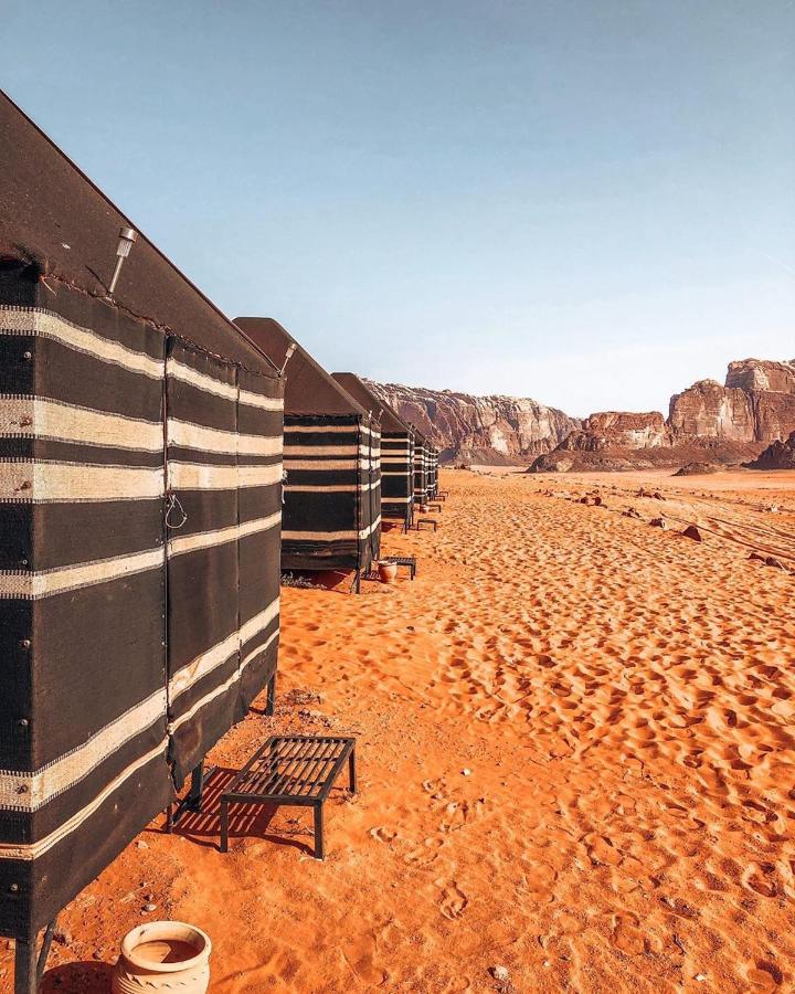 Golden Day Hotel Wadi Rum Exterior photo